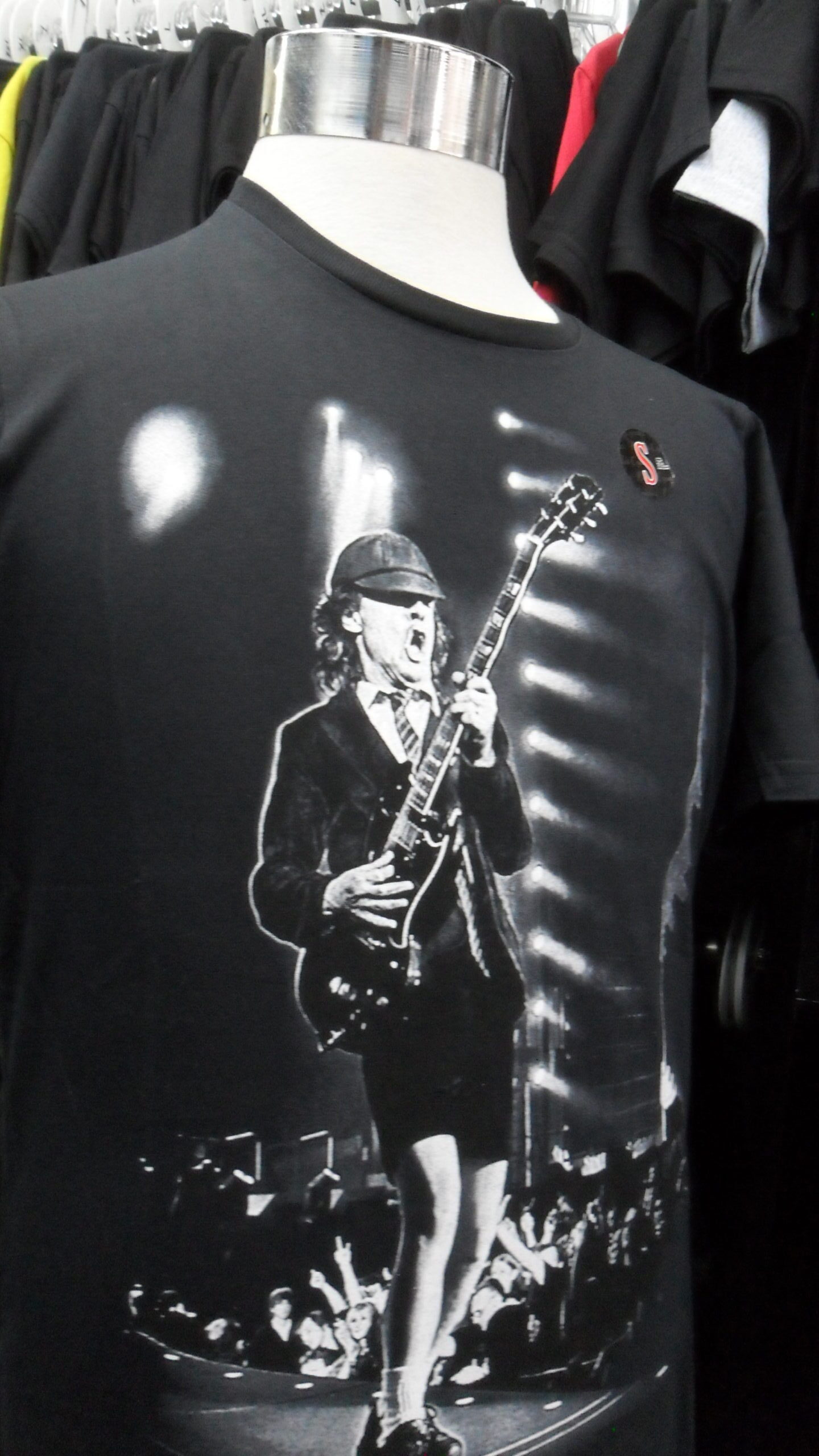 ACDC ANGUS YOUNG - Image 2
