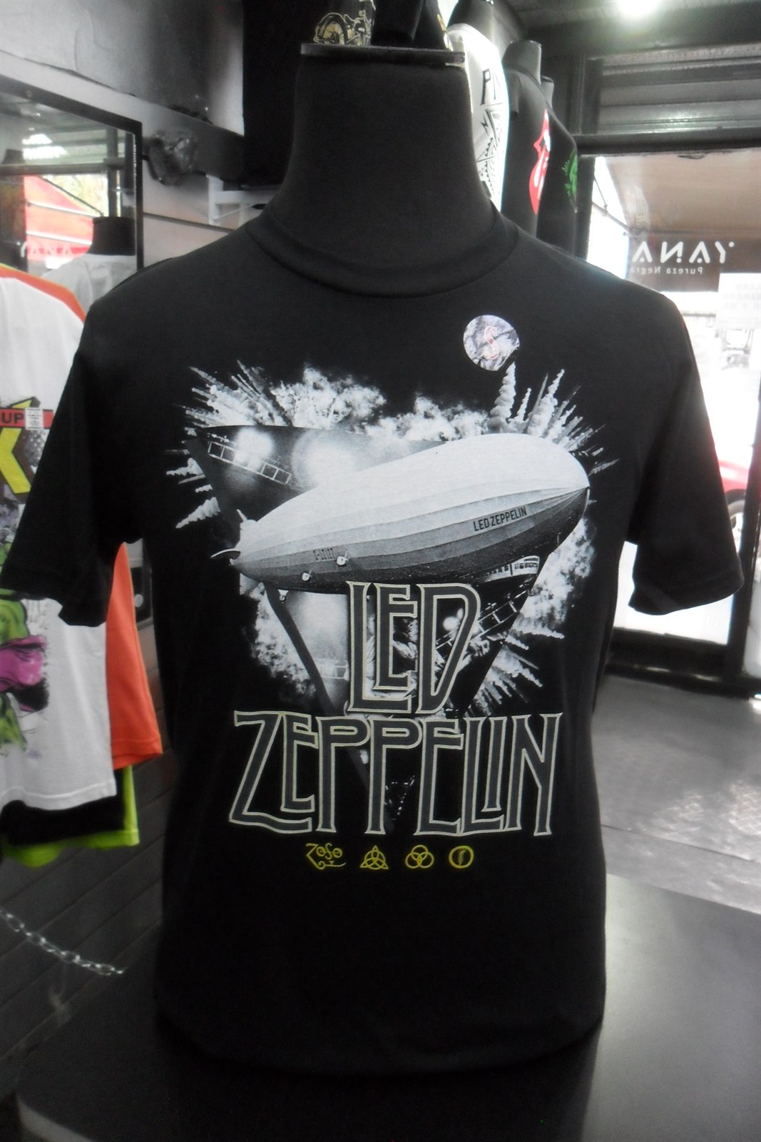 LED ZEPPELIN NEGRO